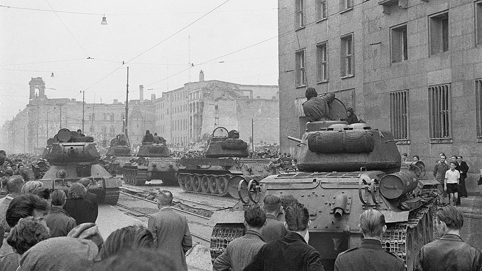 17 июня 1953 года. Советские танки входят в Берлин