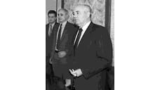 «Падение стены Горбачев встретил с облегчением»