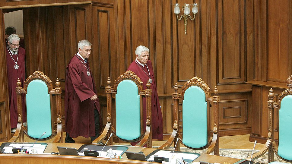 Судьи КС ушли от разъяснения порядка назначения выборов мэра столицы