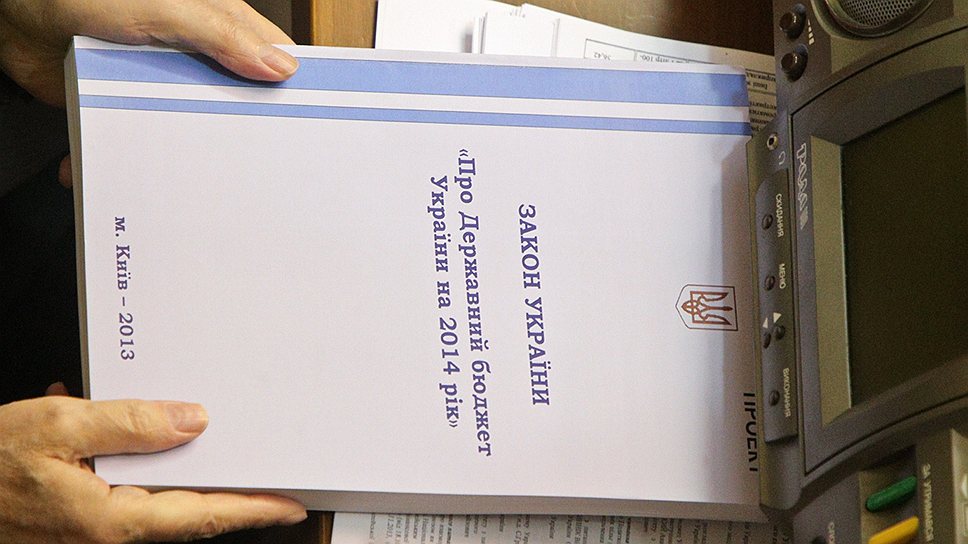 Народные депутаты приложили руки к проекту госбюджета, внеся в него три тысячи поправок 