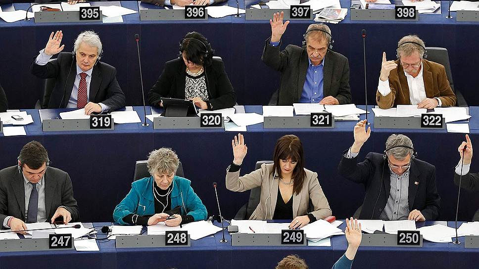Депутаты Европарламента оказались в рядах тех, кто жестко критикует украинскую власть 
