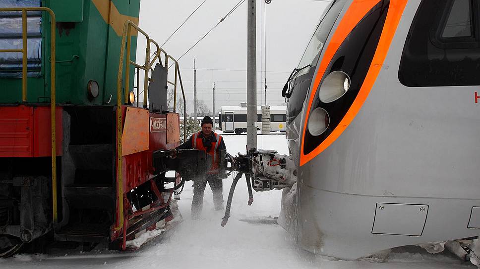 Использовавшиеся в Украине поезда Hyundai отбуксированы на запасной путь  