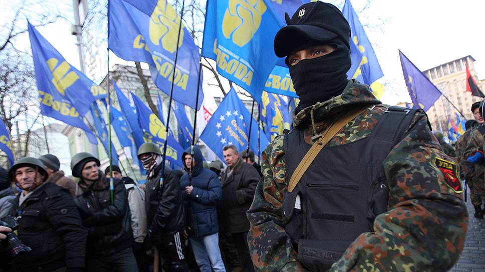 Евромайдан. &quot;Мирное наступление&quot; протестующих к зданию Верховной рады Украины.
