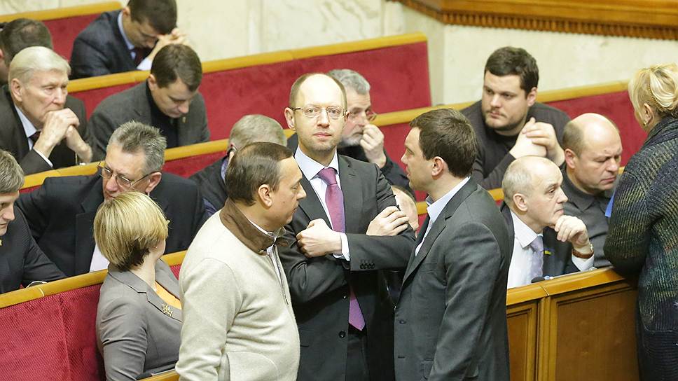 В новом Кабинете министров Арсений Яценюк может оказаться в окружении не только соратников по партии, но и активистов Майдана