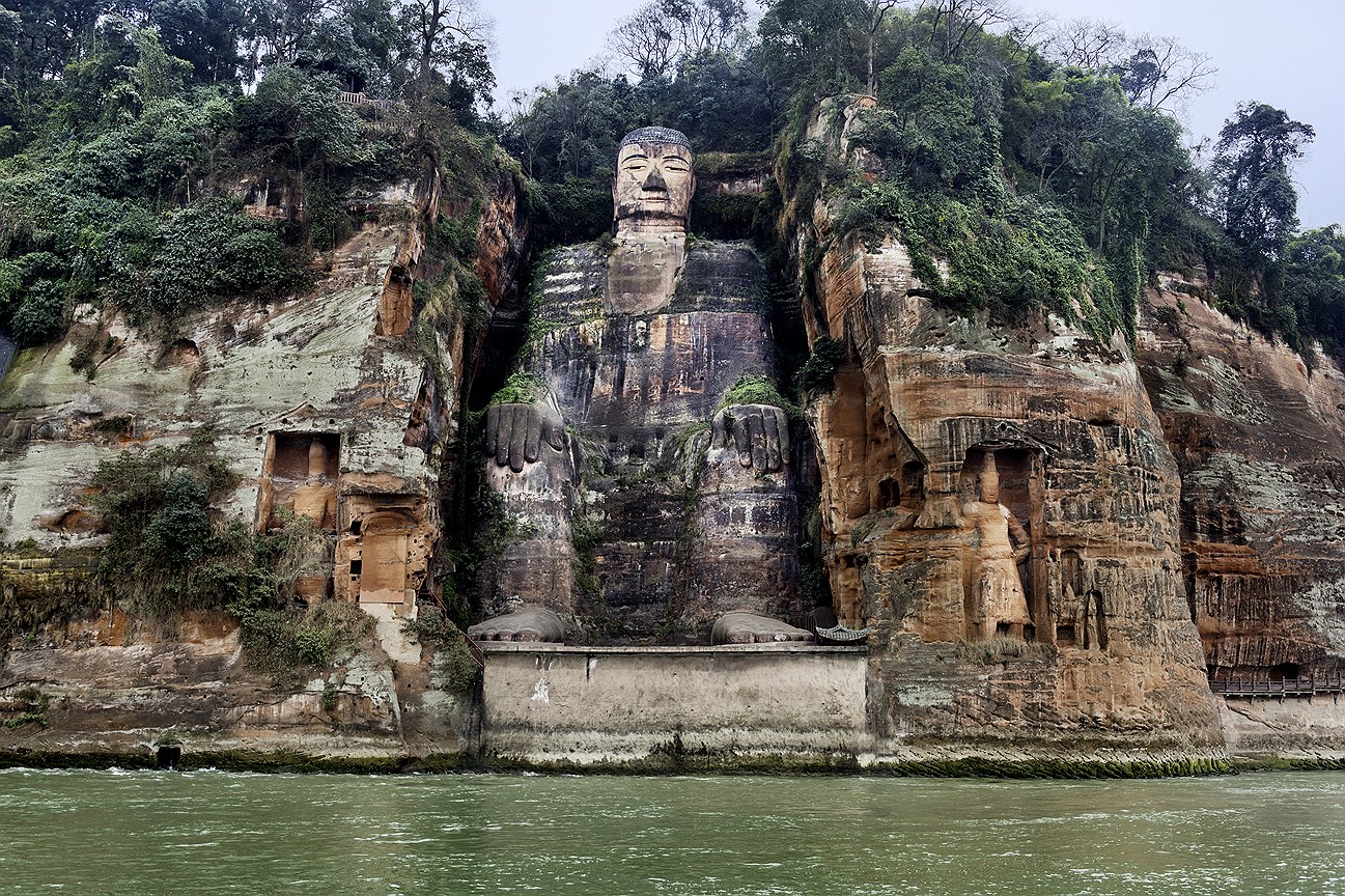 Гигантская статуя Будды в Лэшане, Китай