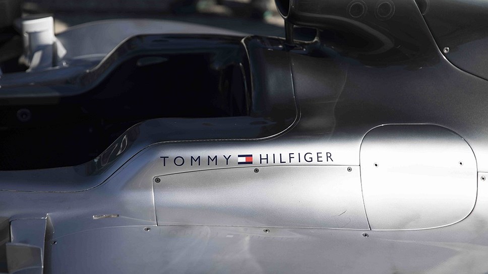 f1 tommy hilfiger