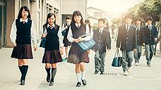 В правительстве Японии обсудили вопрос о школьной форме от Armani