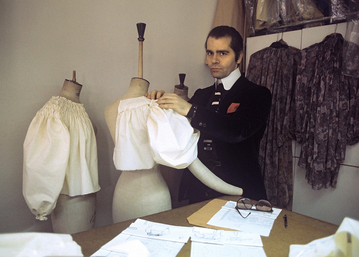 Карл Лагерфельд в своей студии в Париже, 1979 год