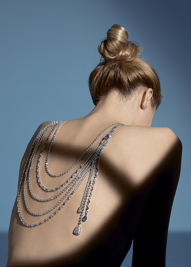 Колье Sapphire Stripes из белого золота с синими сапфирами и риллиантами, Chanel Fine Jewelry