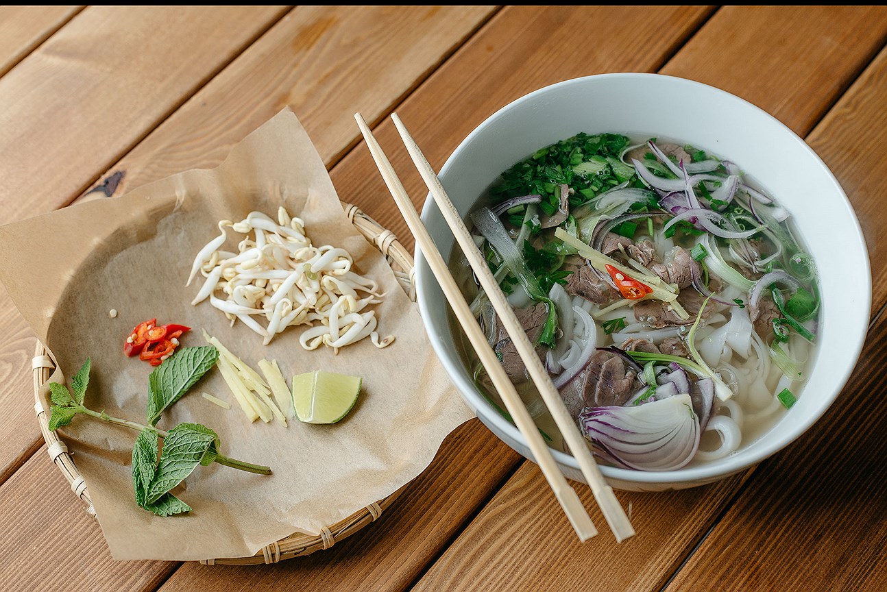 Суп фо-бо во вьетнамской закусочной Cafe NGON
