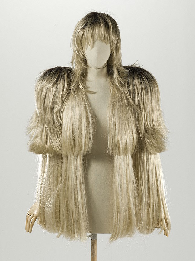 Пальто из белокурых париков, коллекция «Artisanal», весна-лето 2009 