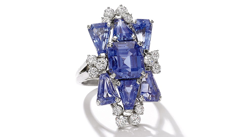Кольцо с сапфирами и бриллиантами, Oscar Heyman, ок. 1950 г., эст. &amp;#163;8,000 - 12,000 (лот 153: аукцион Sotheby’s Fine Jewels, 20 марта 2018, Лондон)