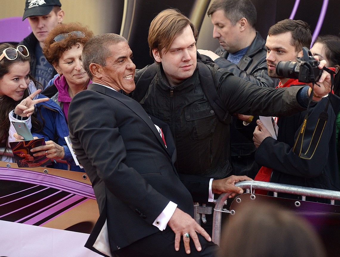 Французский актер («Такси») и  председатель жюри конкурса короткого метра 40-го Московского международного кинофестиваля Сами Насери (слева)