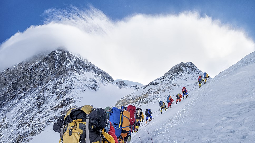 Таши Тенцинг, непальский альпинист и внук легендарного первооткрывателя Эвереста,— о том, зачем люди рискуют жизнью, поднимаясь