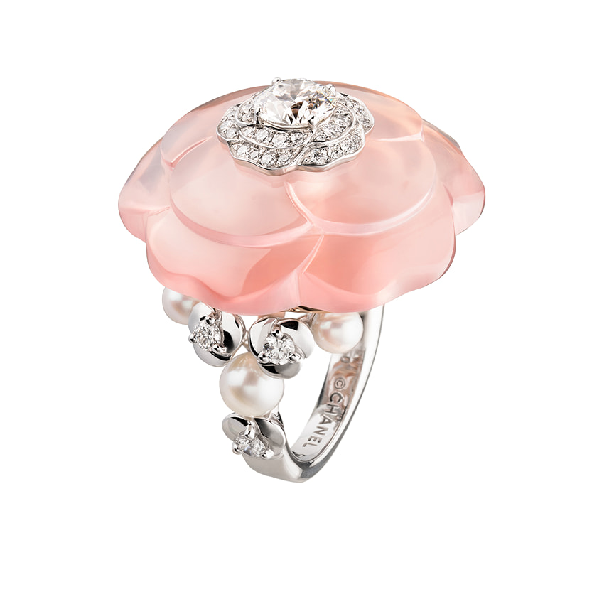Chanel Fine Jewelry, кольцо Rose Tendre, белое золото, розовый кварц, бриллианты