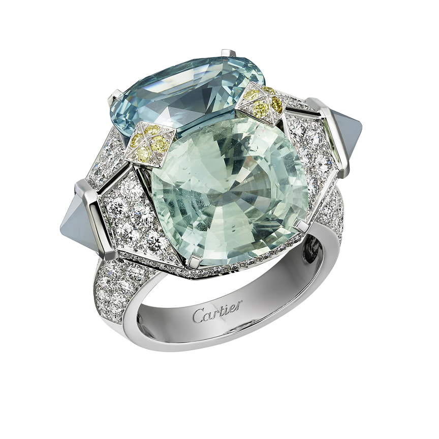 Cartier, кольцо Upsala, белое золото, голубой и зеленый сапфиры, жадеит, желтые и белые бриллианты