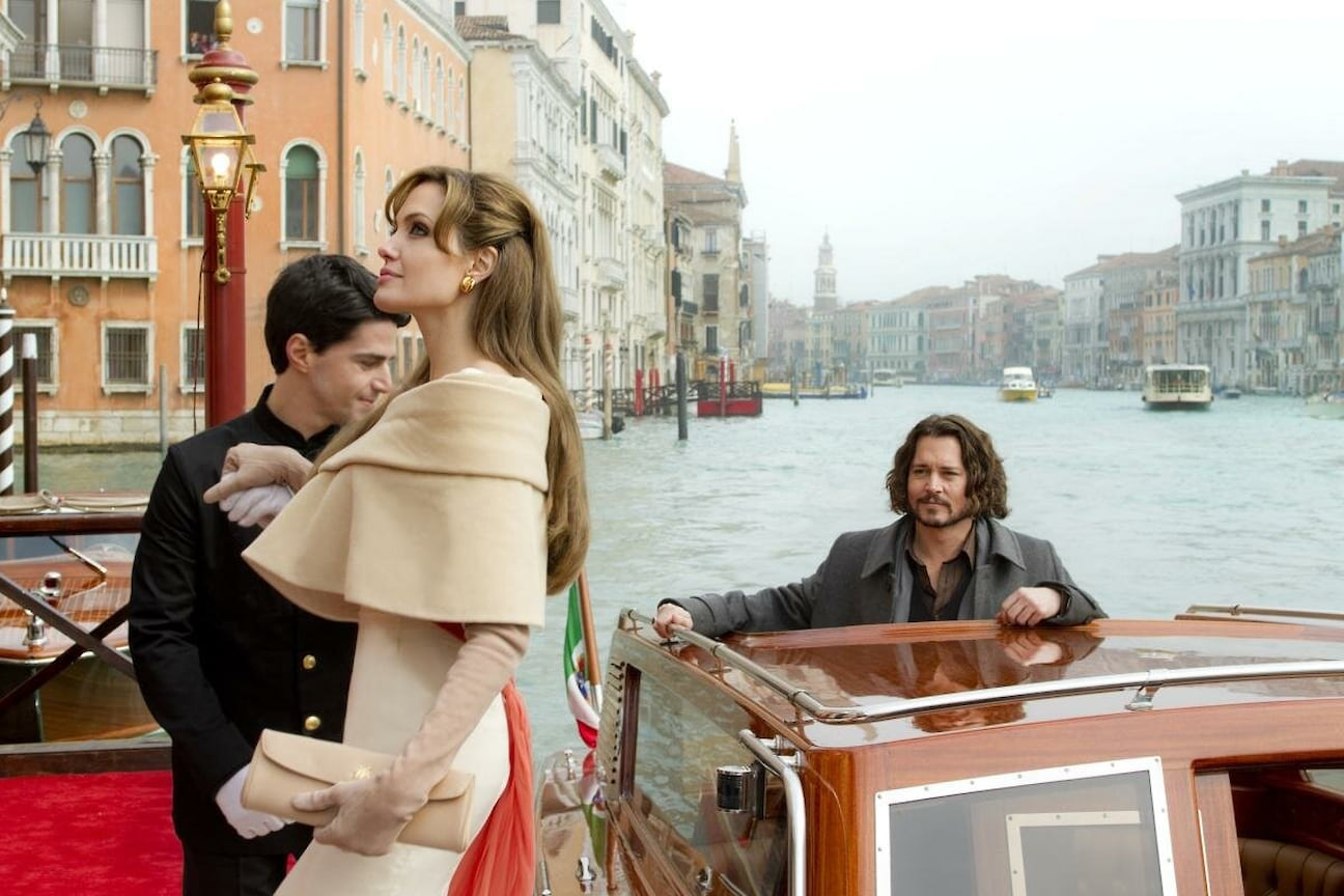 Анджелина Джоли и Джонни Депп в фильме «Турист», 2010
