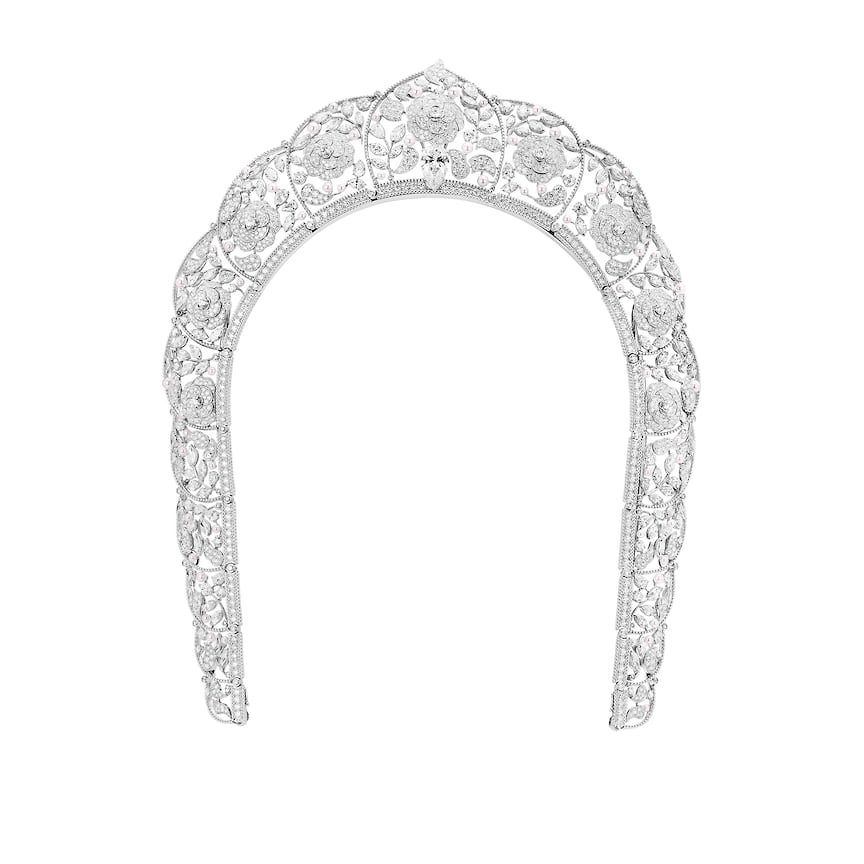 Chanel High Jewelry, тиара Sarafane, трансформирующаяся в колье, белое золото, жемчуг бриллианты