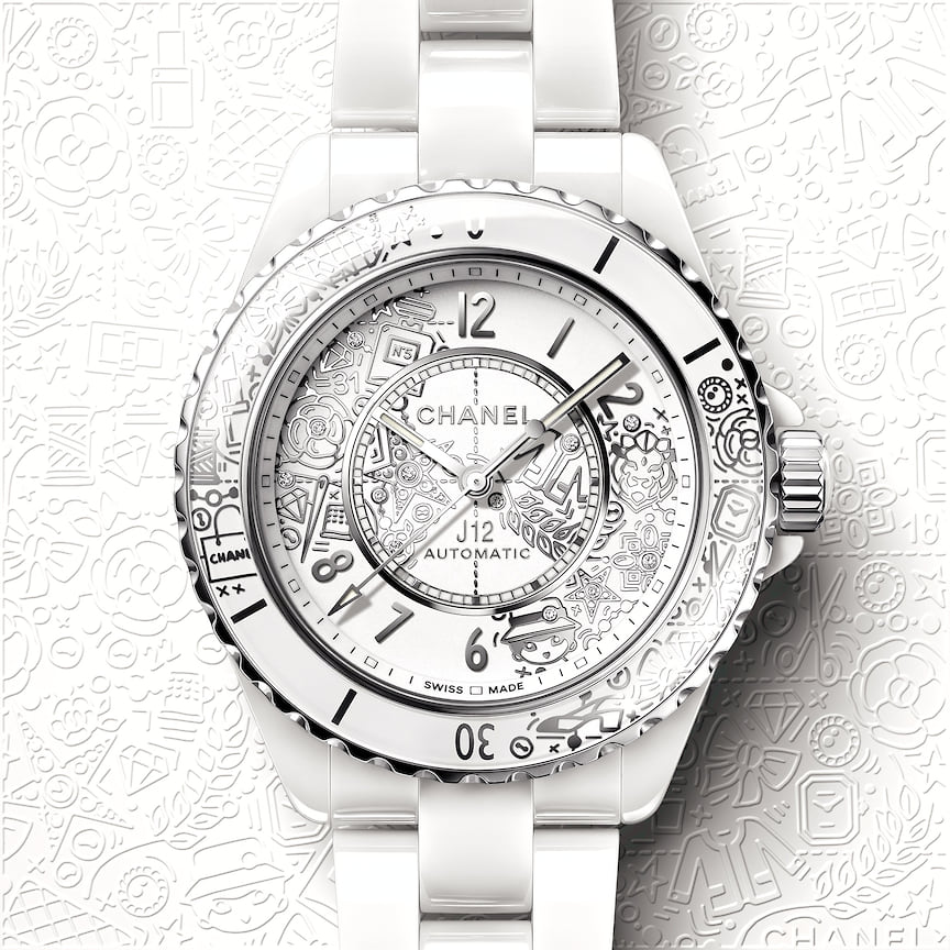Chanel Watches, часы J12-20, 38 мм, керамика, сталь, мануфактурный механизм 12.1 с автоматическим подзаводом, запас хода 70 часов, водонепроницаемость 200 м, лимитированная серия 2020 экземпляров (в России доступны с сентября 2020 года) 
