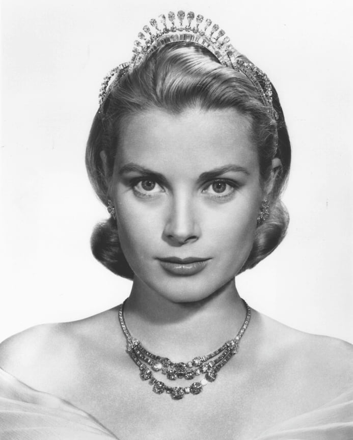 Американская кинозвезда Грейс Келли оставила актерскую карьеру в 1956 году, чтобы выйти замуж за Ренье III и стать принцессой Монако