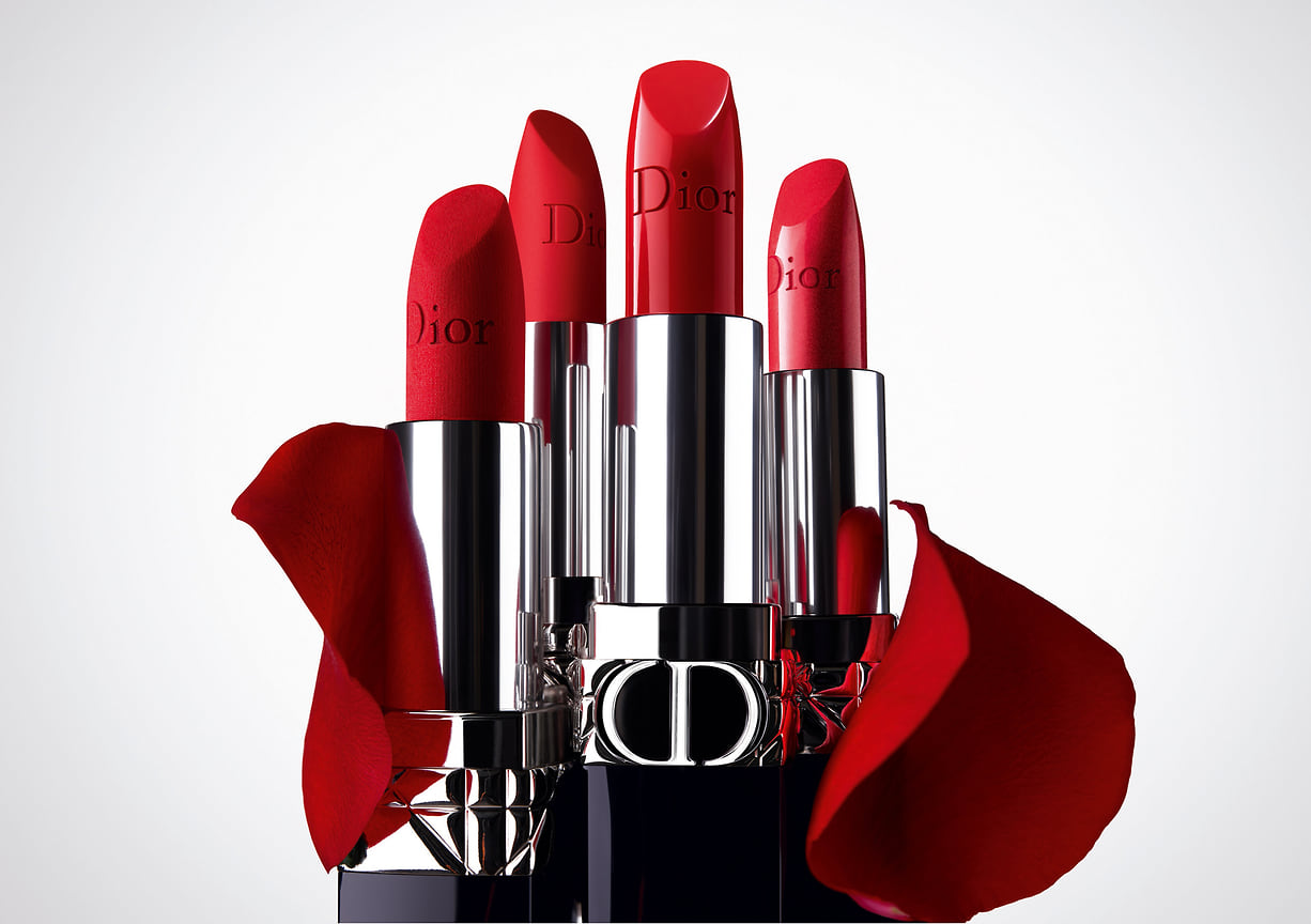 Помада Rouge Dior выходит в двух новых эффектах покрытия: матовым velvet и блестящим metallic