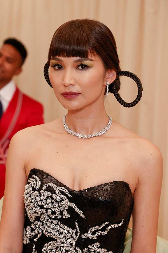 Актриса Джемма Чан в бриллиантовых украшениях Harry Winston
