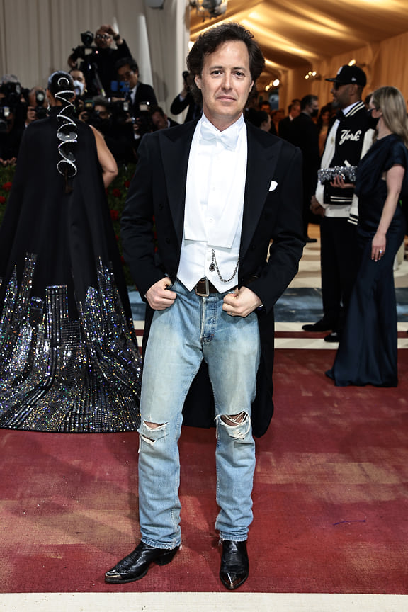Рубрика «как ни в коем случае не надо» – джинсы с фраком Ralph Lauren в исполнении сына дизайнера Дэвида Лорена.
