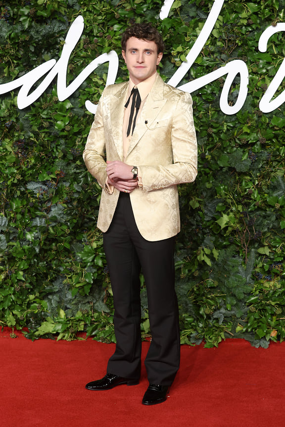 Пол Мескал на церемонии вручения премии Fashion Awards 2021 в Королевском Альберт-Холле, Лондон, 2021 год.