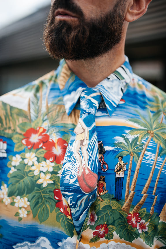 Гавайские рубашки — смелый, но правильный выбор для лета