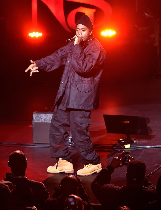 Рэпер Nas во время выступления, 2014 год