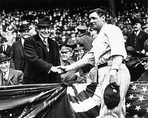 Один из самых незаметных президентов Соединенных Штатов Уоррен Хардинг считал честью пожать руку самому известному и богатому бейсболисту Бэйбу Руту