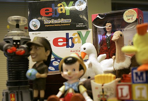 Заработав на комиссиях, eBay начал выпуск продукции под своим брендом, например настольных и карточных игр