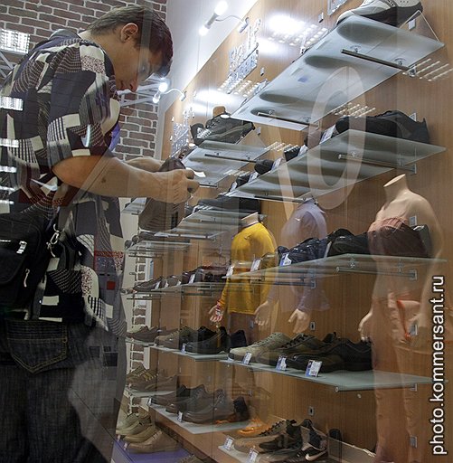 В российских магазинах обувь и одежда со звучащими по-европейски брендами зачастую в России и произведена