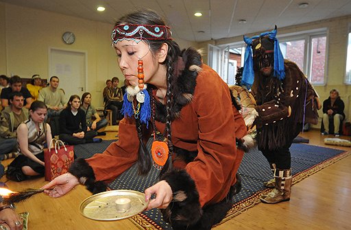 Для повышения колдовской квалификации весьма полезно время от времени посещать «мастер-классы» потомственных шаманов