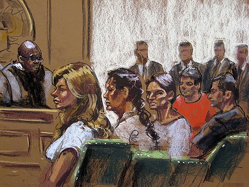 Обвинения против 28-летней Анны Чапман (крайняя слева) при детальном их рассмотрении выглядят как минимум смешными