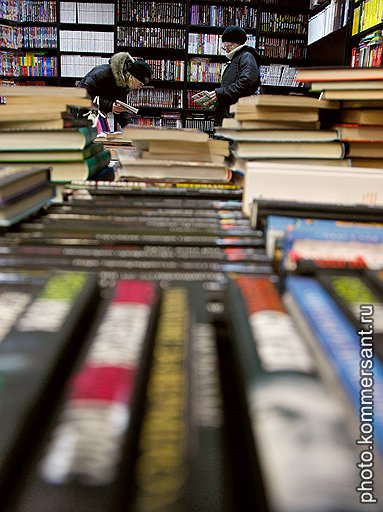 Благодаря новой технологии, книжный магазин может предлагать широкий ассортимент, не загромождая полок