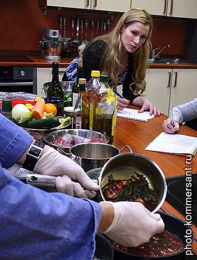 Зародившись как забава для «рублевских жен», кулинарные курсы постепенно стали доступны среднему классу