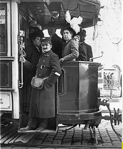 Для привлечения антисемитского электората мэр Вены Люгер даже обычную электрификацию трамвайных путей объявлял победой над необычайно разросшимся еврейством