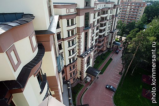 Многоквартирные дома на Рублево-Успенском шоссе и сейчас по цене не отличаются от московских