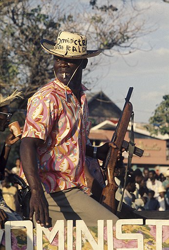 Тонтон-макуты с оружием в руках помогали своему руководству навсегда забыть о том, что такое гаитянская бедность