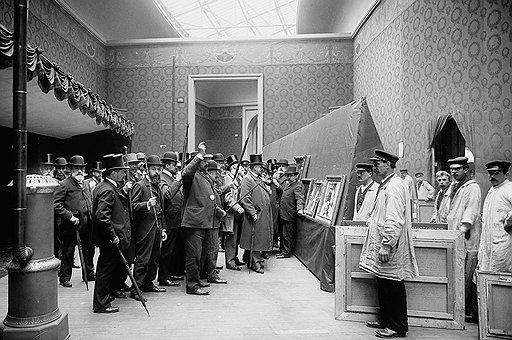 Пока Александр Кабанель входил в состав жюри Парижского салона, для импрессионистов вход на самую престижную выставку оставался закрыт 