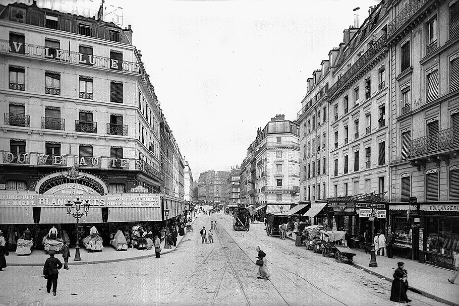 Начав завоевание Парижа со скромной квартирки в Латинском квартале, Эмберы довольно скоро превратились в крупнейших землевладельцев Франции 