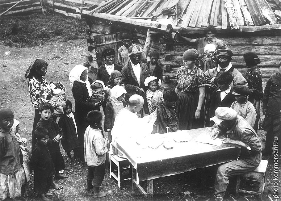 После отмены ветхих норм Врачебного устава лишь бескорыстные врачи соглашались брать новых пациентов в отдаленных местностях и деревнях