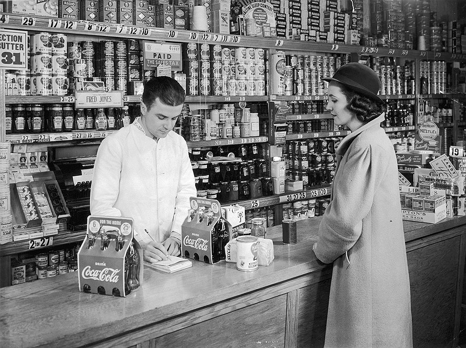 В 1924 году все женщины Нью-Йорка ходили в магазин с кошельком, и только одна — с пистолетом 
