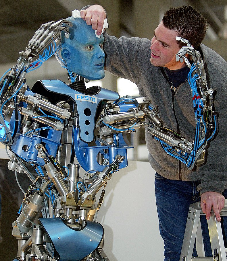 Робототехника и ии. Робот человек. Разработка роботов. Робот с искусственным интеллектом. Робототехника и искусственный интеллект.