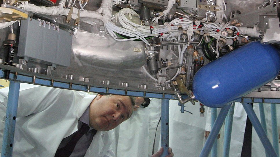 Дмитрий Рогозин полагает, что если объединить космическую отрасль с авиационной и провести «универсализацию технических решений», ракеты больше не будут падать