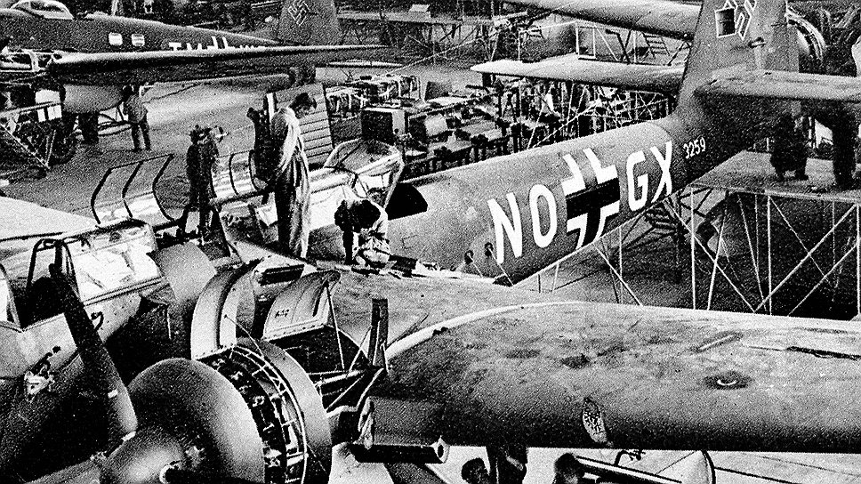 После ареста пацифиста Гуго Юнкерса и национализации его заводов предприятия Junkers, Dornier и Heinkel стали исправно делать бомбардировщики 
