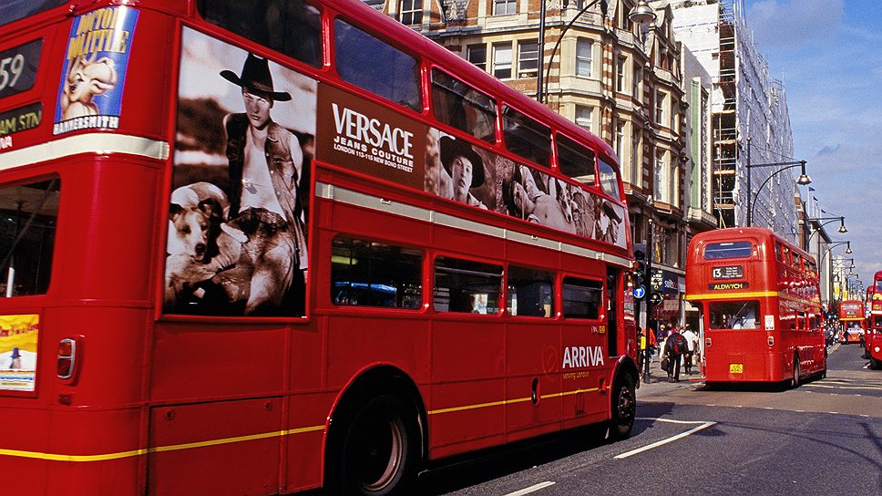 В Лондоне, жители которого часто предпочитают личному транспорту общественный, передвигаться на автобусе удобно и даже занимательно