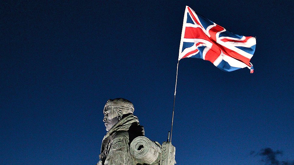 Этот памятник в Портсмуте посвящен британским солдатам, отправлявшимся отсюда в Нормандию в 1944 году 
