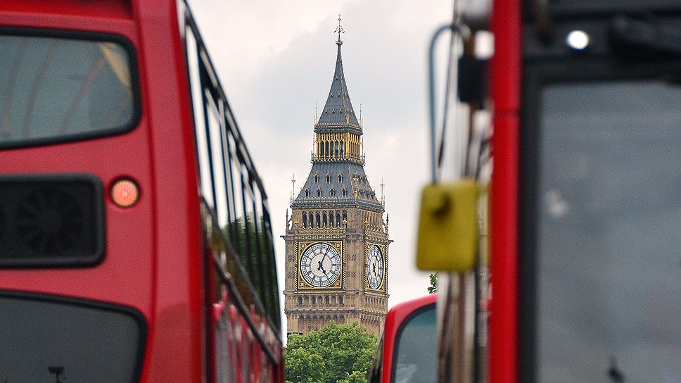 Ежедневно тысячи иностранцев проезжают по узнаваемым туристическим маршрутам Лондона 
